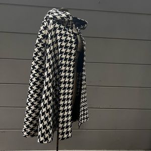 Vintage Houndstooth Wool Cape/Cloak with Satin Lining, Med